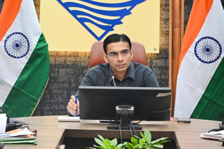 सर्किल बार में आग की घटना पर डीएम सख्त; बार लाइसेंस 15 दिन के लिए निलंबित