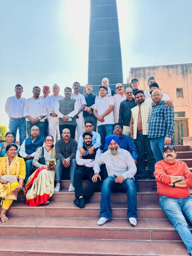 कांग्रेस जनों ने मुजफ्फरनगर के रामपुर तिराहा शहीद स्थल पहुंच कर उत्तराखंड आंदोलन के शहीदों को श्रद्धांजलि अर्पित की